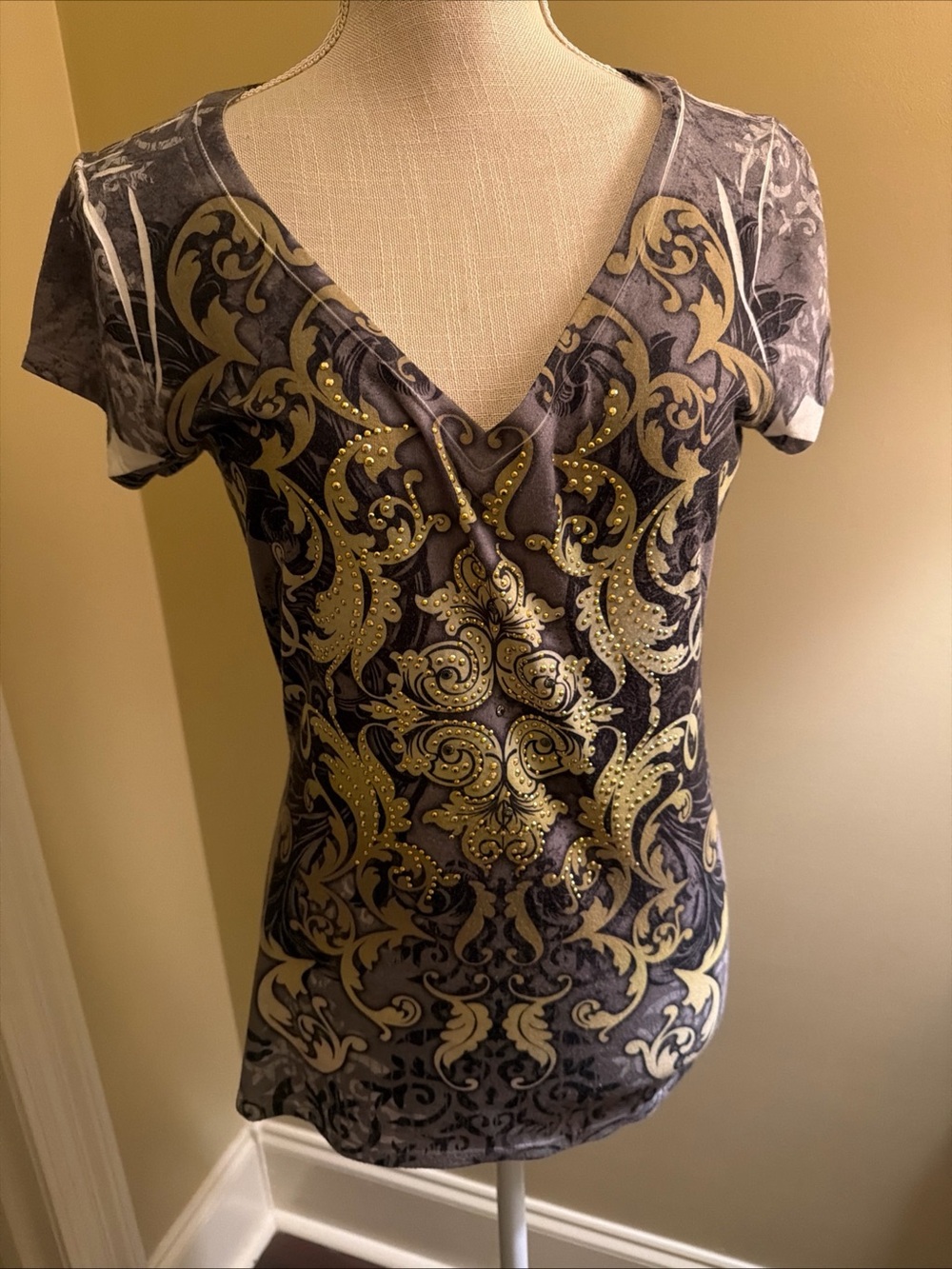 Cache Multicolor Women's Stretchy Metal Studded Top Size M Black Yellow